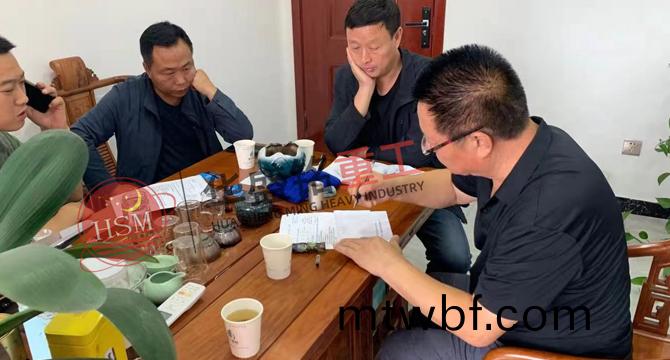 華(hua)盛銘全(quan)液(ye)壓對輥(gun)製砂機